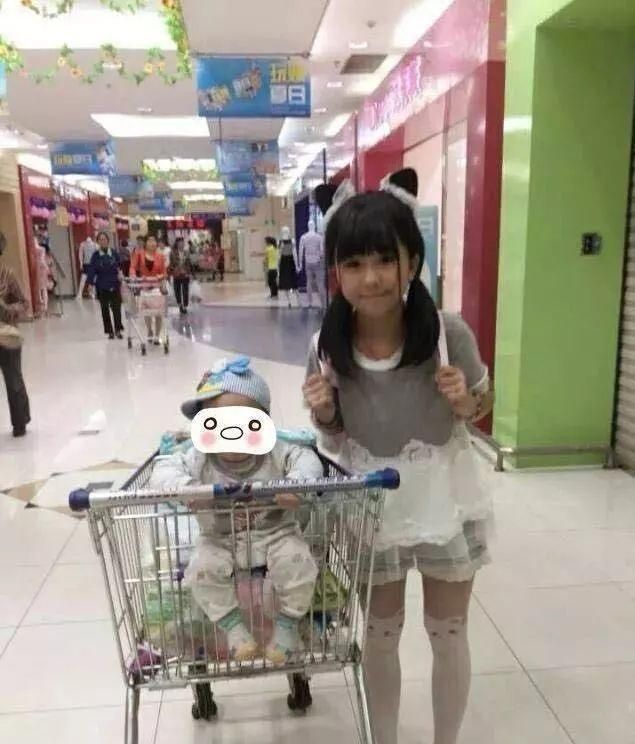 “童颜”油猫饼到底几岁了,小萝莉真的还小吗?