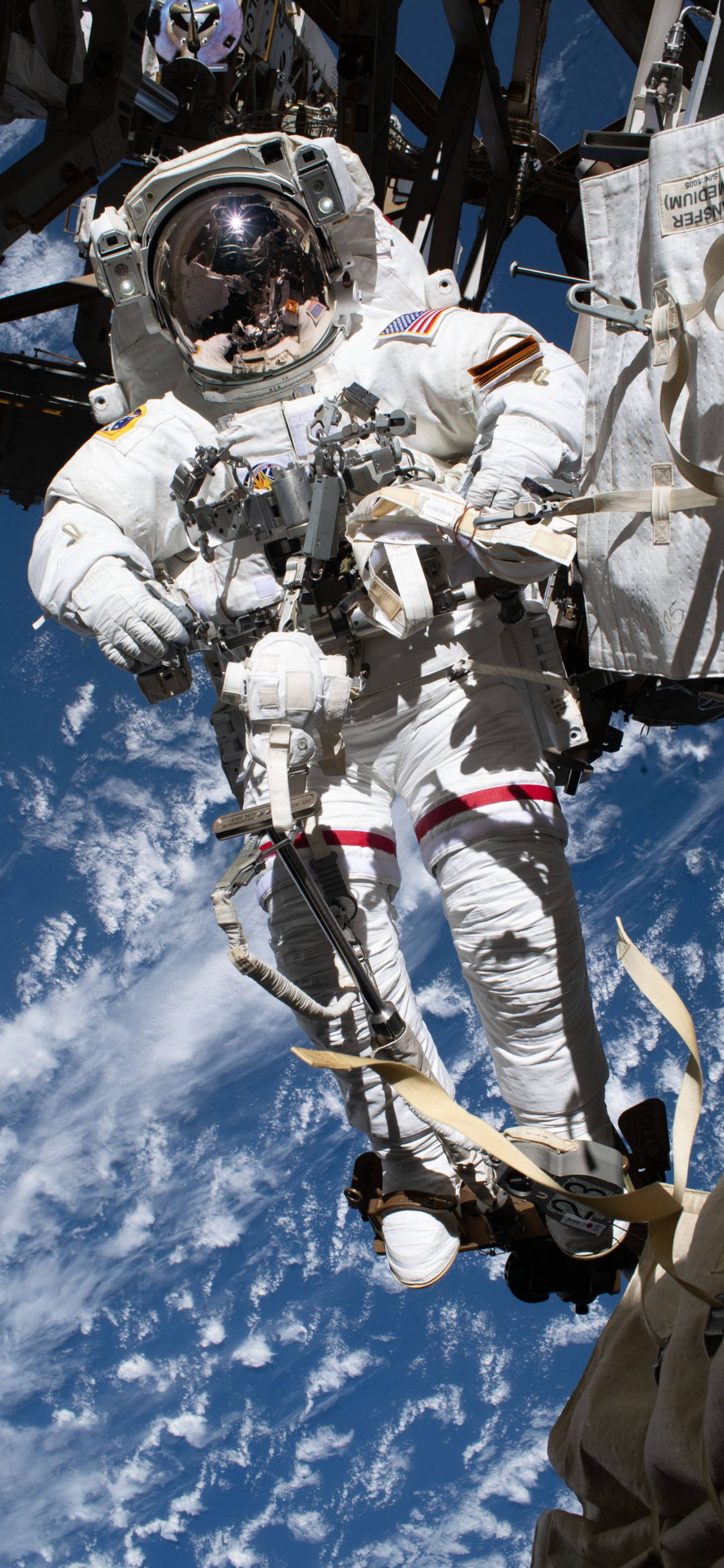 一见震惊，不花一分钱的300张无印良品宇宙壁纸送给你