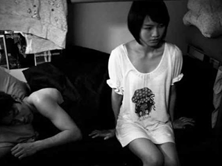 哥哥死后，奶奶让我跟嫂子借种留后，我嫂子怀孕，孩子是爷爷的