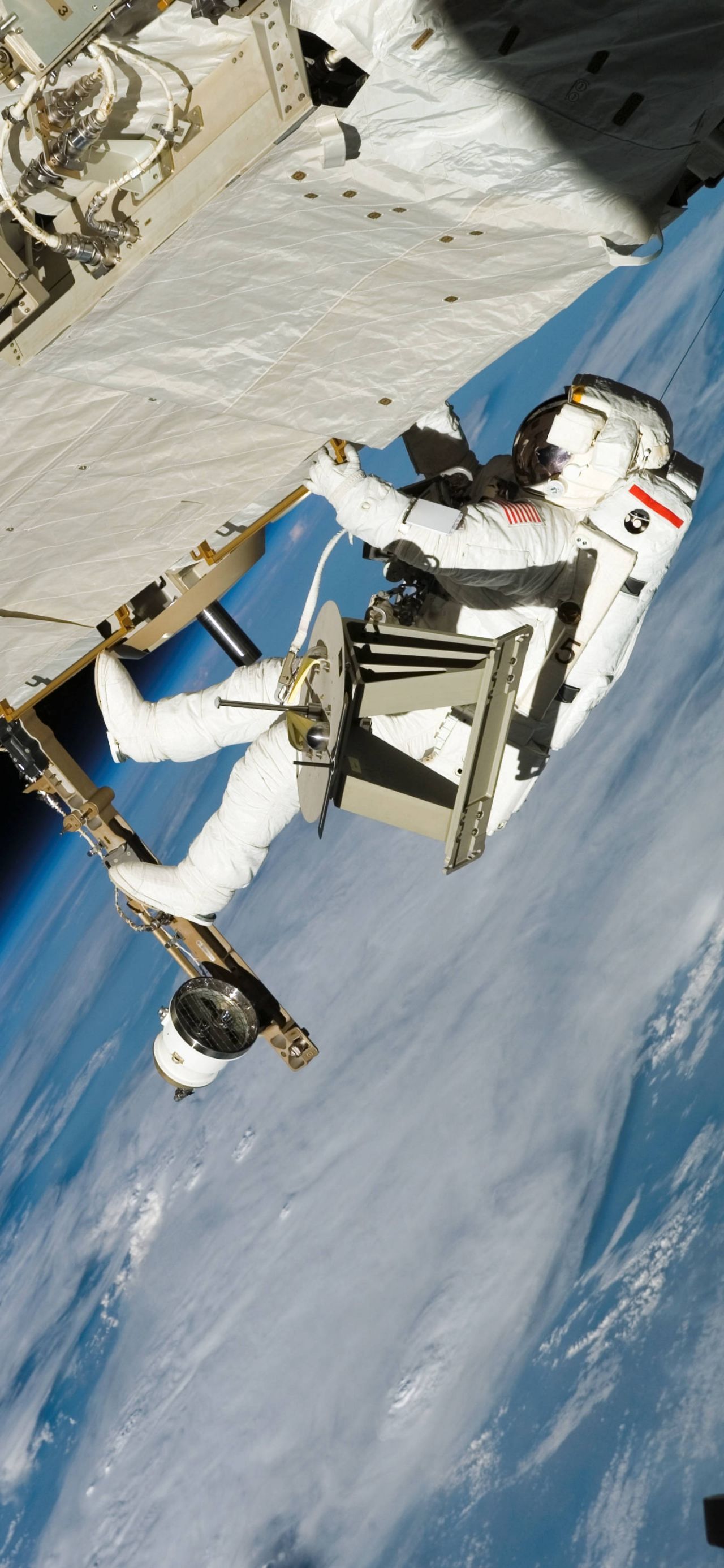 一见震惊，不花一分钱的300张无印良品宇宙壁纸送给你