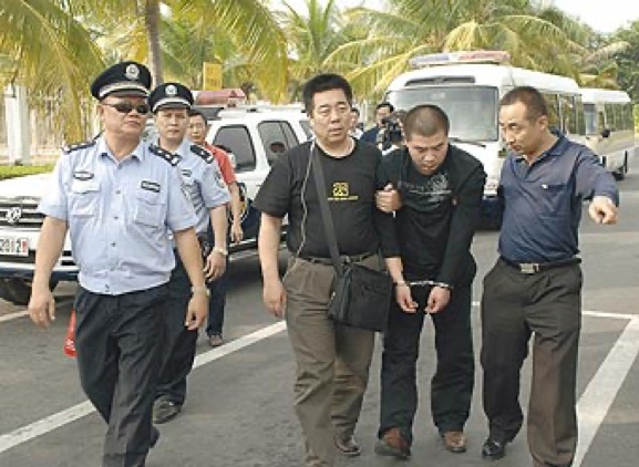 北京大兴灭门案|李磊:屠杀这个完美家庭