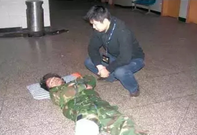 董文语：中国版《小丑》的故事正在上演