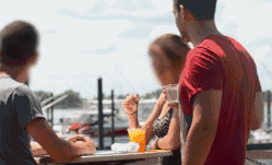 聚焦:我和我弟弟三唑仑迷奸了我们妈妈